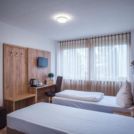 Hotel Leo Eggenstein-Leopoldshafen Εξωτερικό φωτογραφία